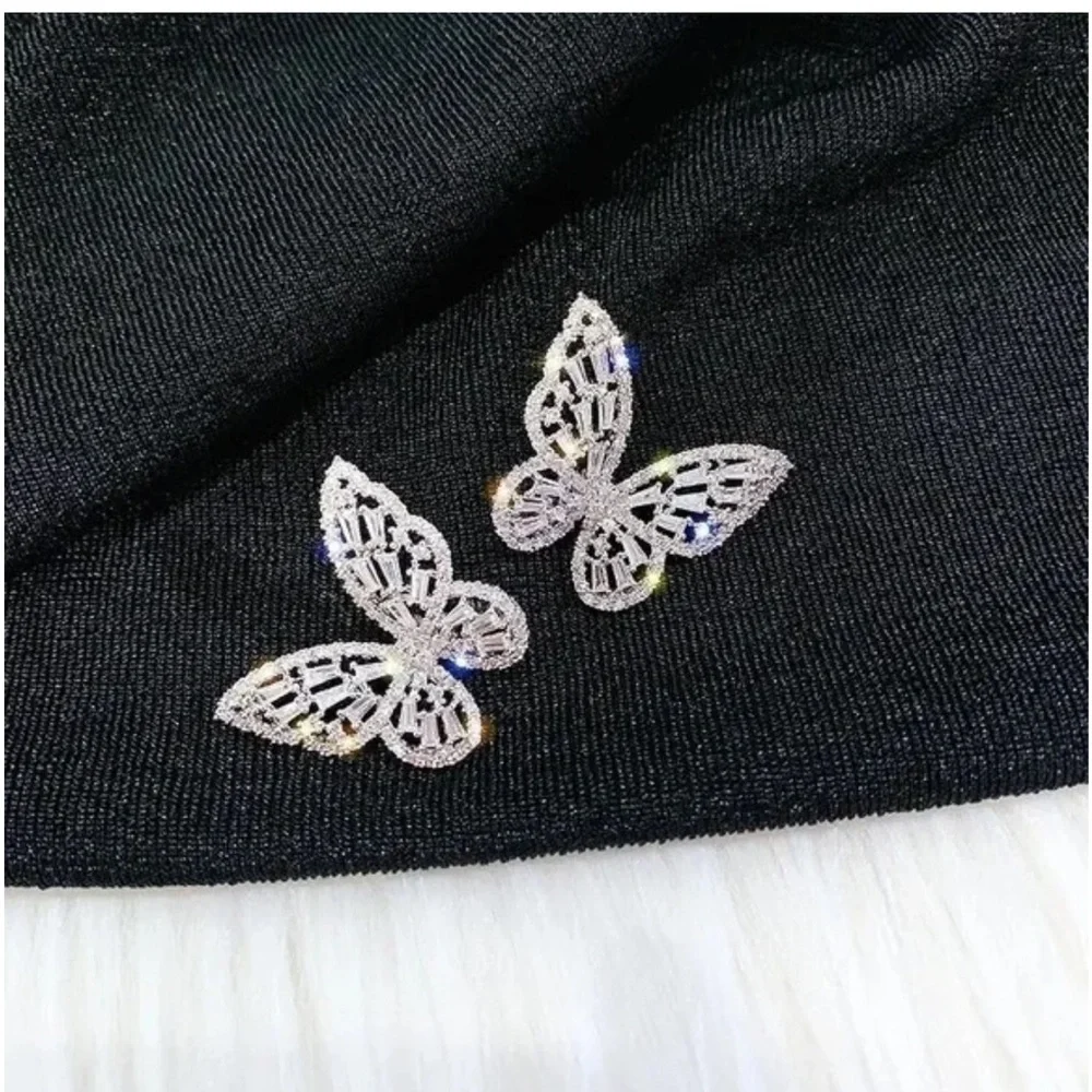 💎 NEW 14K Gold plated Diamond Butterfly 🦋 Earrings & Necklace Set